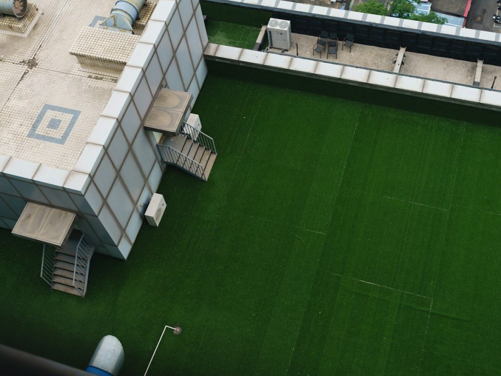Commercial Roof Turf Buying Guide: Large-Scale Installation Projects