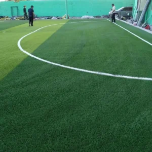 High-Density Fireproof Green Artificial Turf for Outdoor Football Fields, Gyms, and Decorative Landscaping
