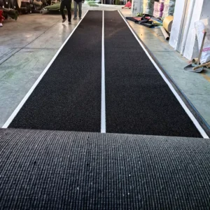 High Density Synthetic Grass Fitness Training Running Track PP PE Custom Size 2x10M 2x15M 2x20M Black Gym Turf